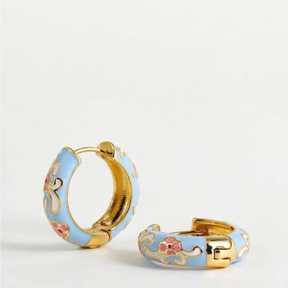 Gorgeous Gold Plated Baby Blue & Pink Floral Enamel Hoop Earrings New - Picture 2 of 7